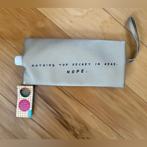 Hidden Flask Clutch NWT - Picture 1 of 5